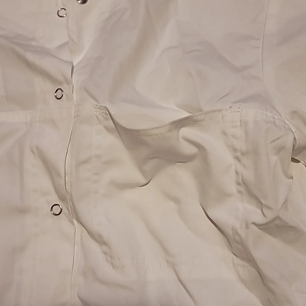 WonderWink White Snap-Front Scrub Top NWT - Picture 5 of 6